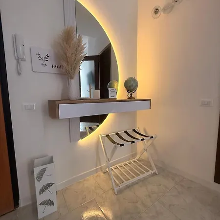 Lecco's Heart! Centro - A Due Passi Dal - Moderno E Luminoso Apartament *