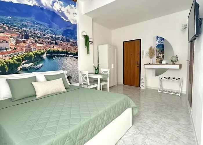 Lecco's Heart! Centro - A Due Passi Dal - Moderno E Luminoso Apartament